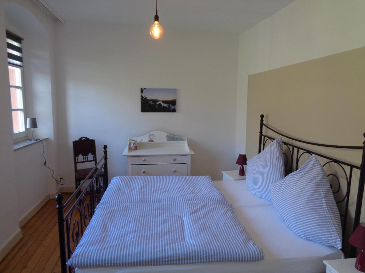 Ferienwohnung Altes Pfarrhaus Mit Flair Und Moselblick Brauneberg Exteriör bild