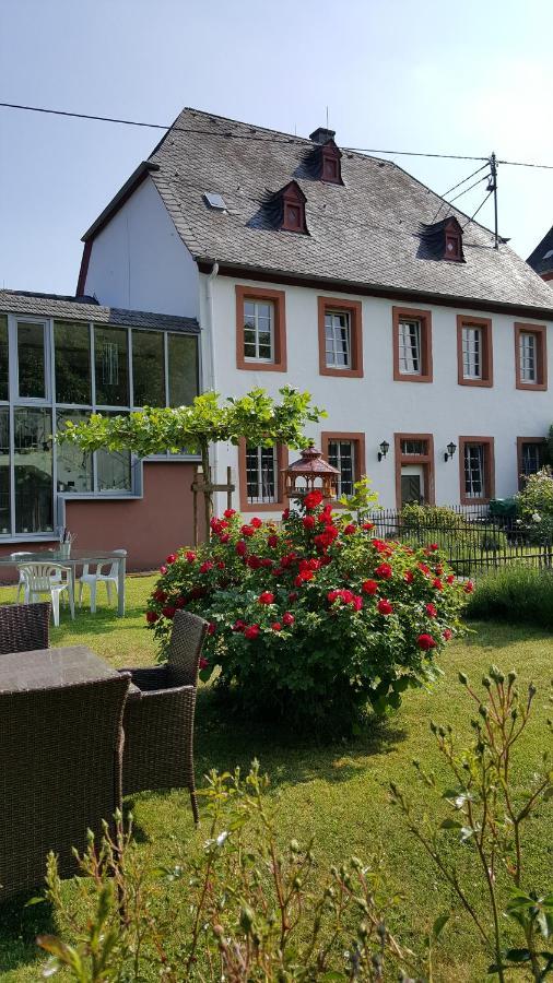 Ferienwohnung Altes Pfarrhaus Mit Flair Und Moselblick Brauneberg Exteriör bild