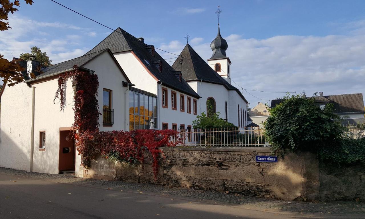Ferienwohnung Altes Pfarrhaus Mit Flair Und Moselblick Brauneberg Exteriör bild